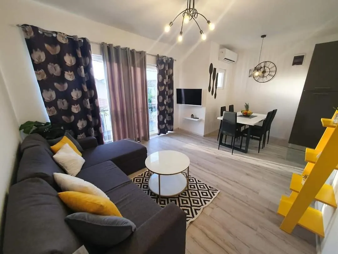 Apartments Mena Bibinje