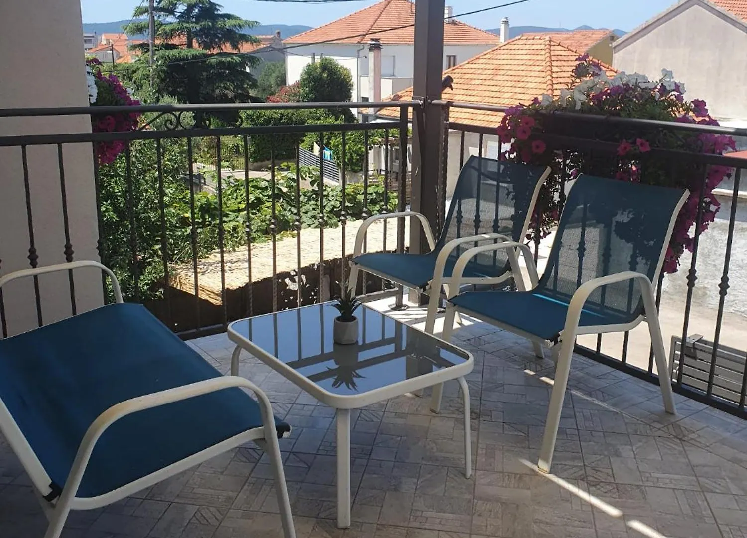 Apartments Mena Bibinje